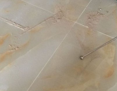 壤塘瓷砖空鼓维修公司分享粘合剂选择不当在瓷砖铺贴过程中可能导致以下问题
