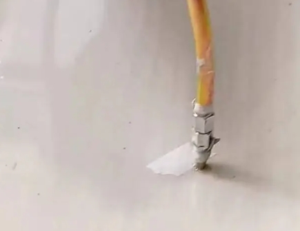壤塘瓷砖空鼓维修公司专业解答在瓷砖铺贴过程中，如果使用的砂料过粗（如全部使用了粗砂），可能会导致以下问题